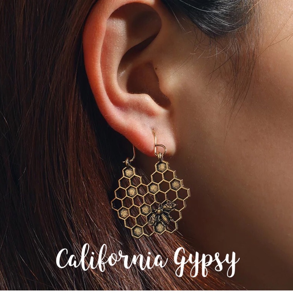 Bumble bee 🐝 Honey comb 🍯 earrings - Picture 4 of 6